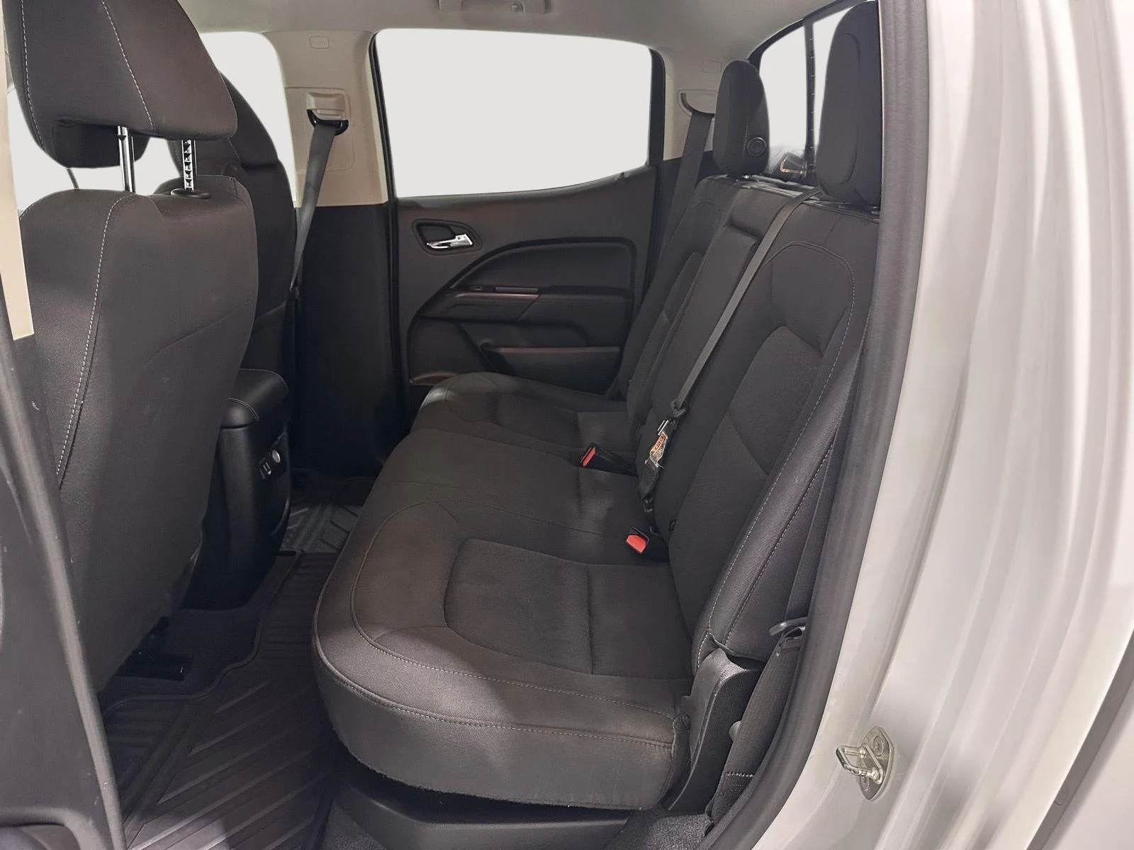 Used 2020 SUMMIT WHITE GMC 4WD SLE image 21