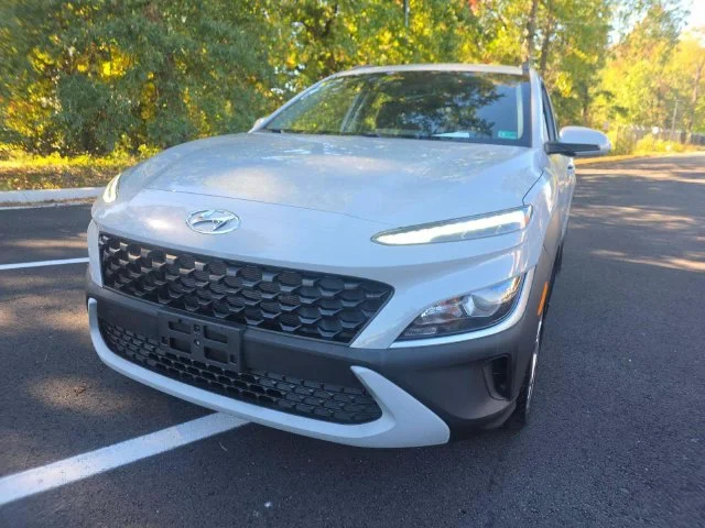 Used 2022 Silver Hyundai SEL image 1