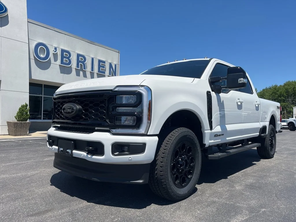 New 2026 Star White Metallic Tri-Coat Ford F-250® Lariat® image 1
