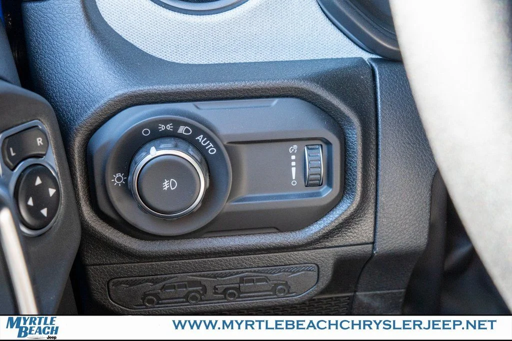 New 2026 Hydro Blue Pearl-Coat Exterior Paint Jeep Sport S image 30