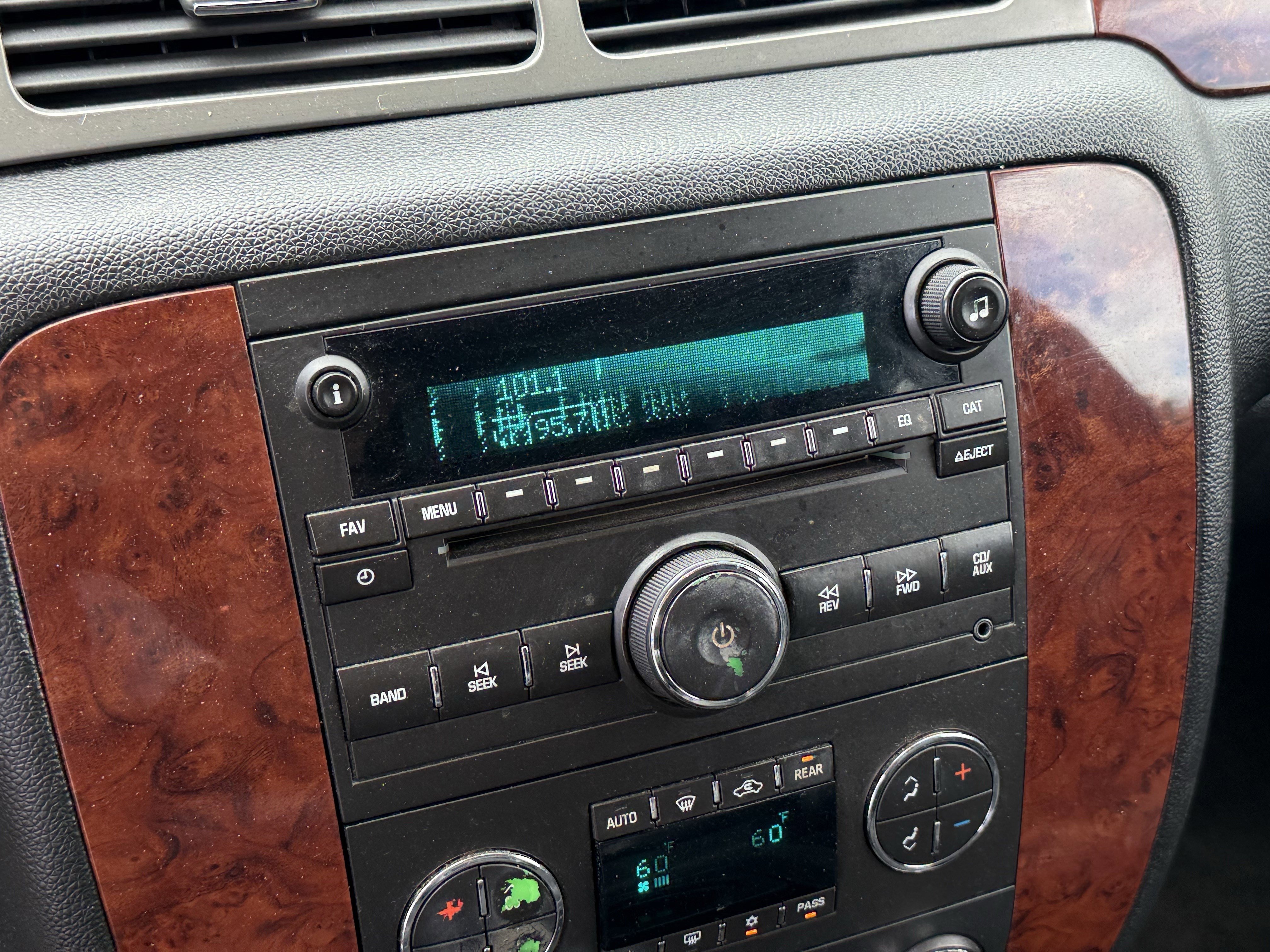 Used 2010 Taupe Gray Metallic Chevrolet LT image 19