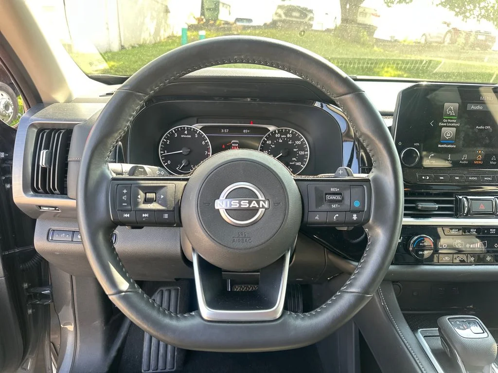 Used 2025 Gray Nissan SL image 43