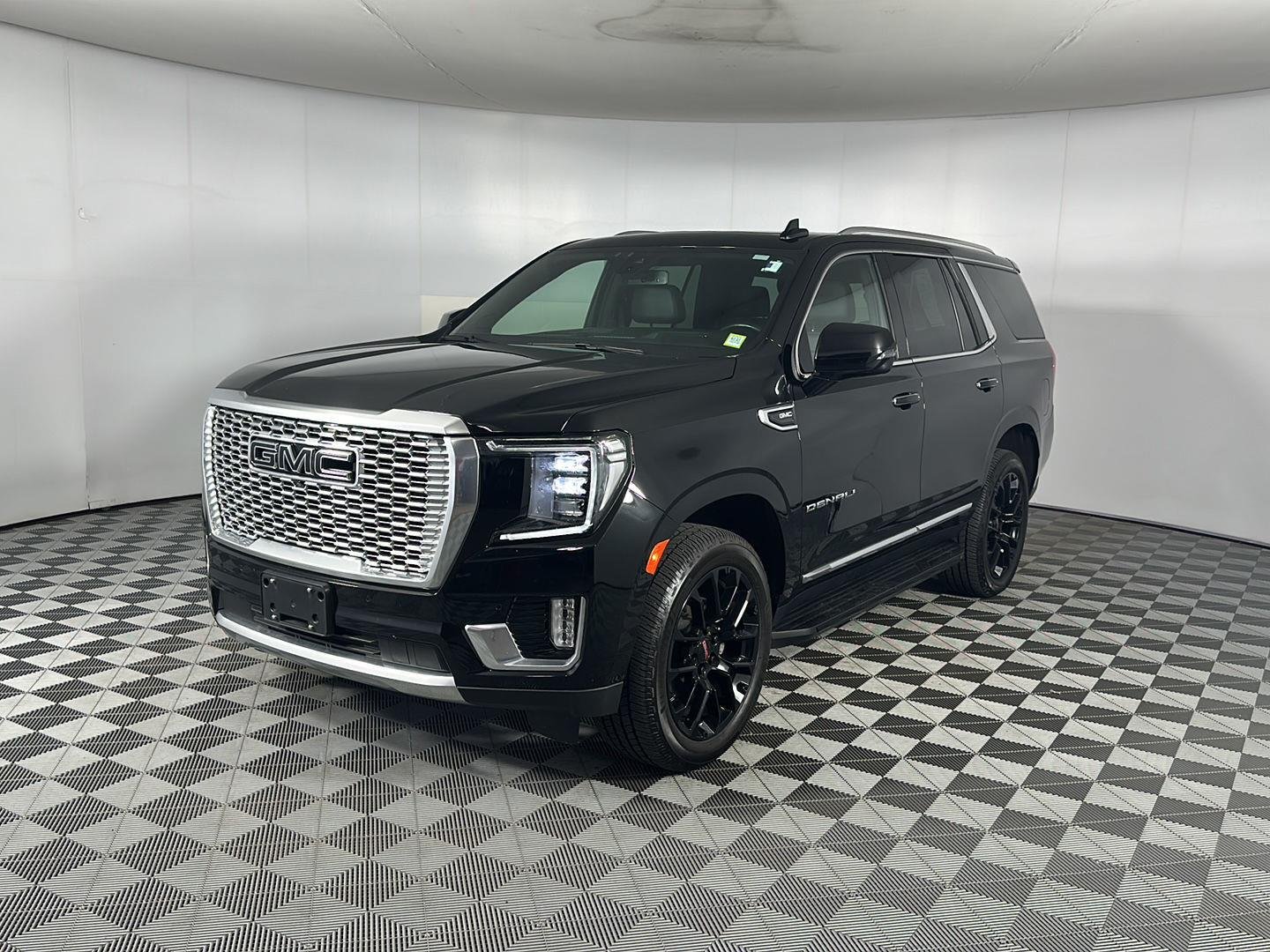 Used 2022 Onyx Black GMC Denali image 6