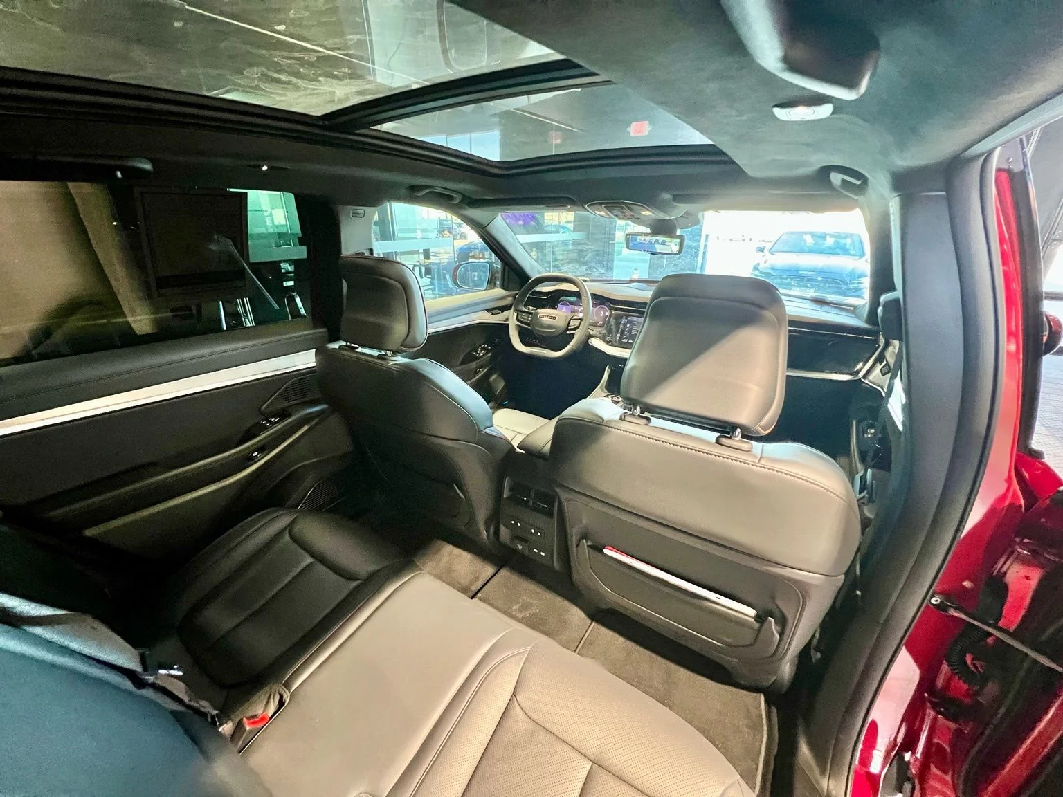 2024 Jeep Wagoneer S Launch Edition - Photo 18