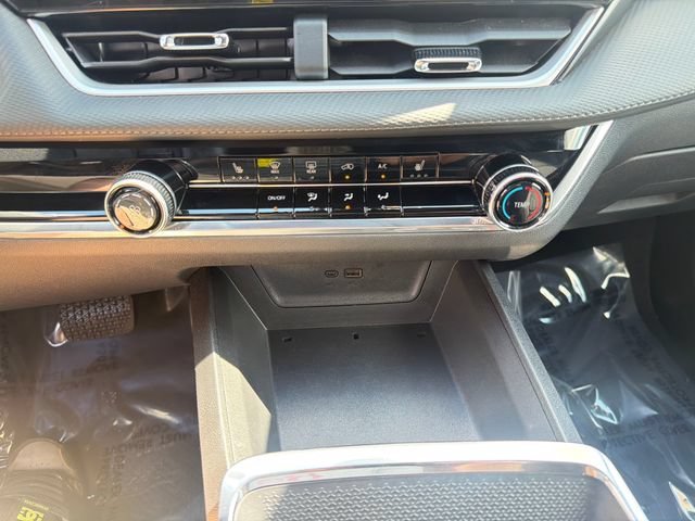 Used 2025 Summit White Chevrolet LT image 23