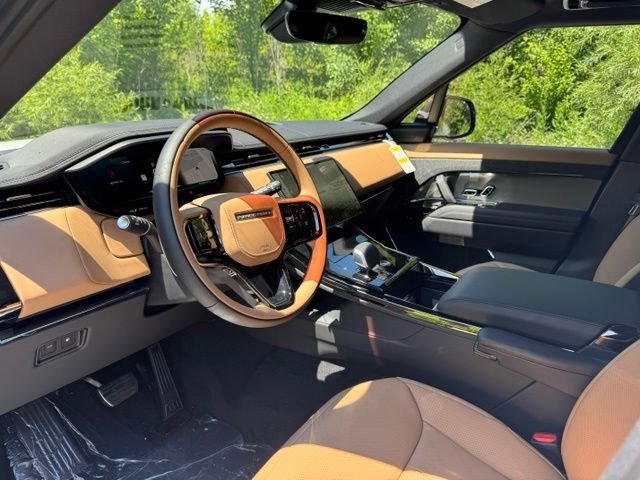 New 2026 Fuji White Land Rover Dynamic SE image 9