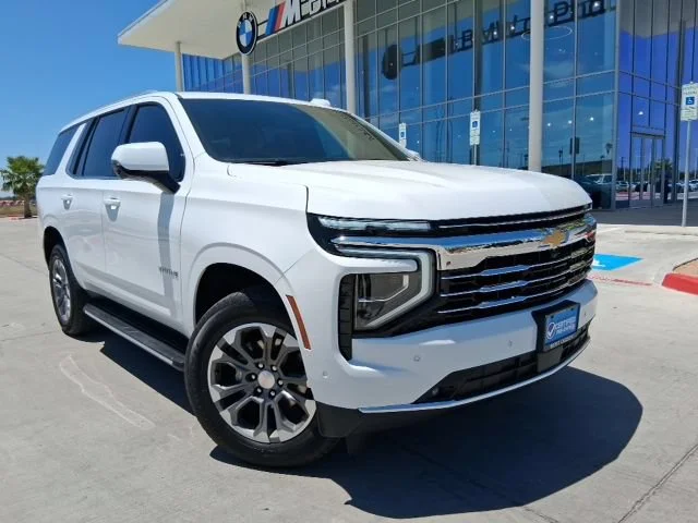 Used 2025 Summit White Chevrolet LT image 1