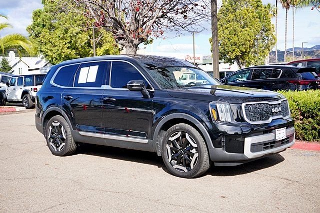 Used 2023 Black Kia EX image 5