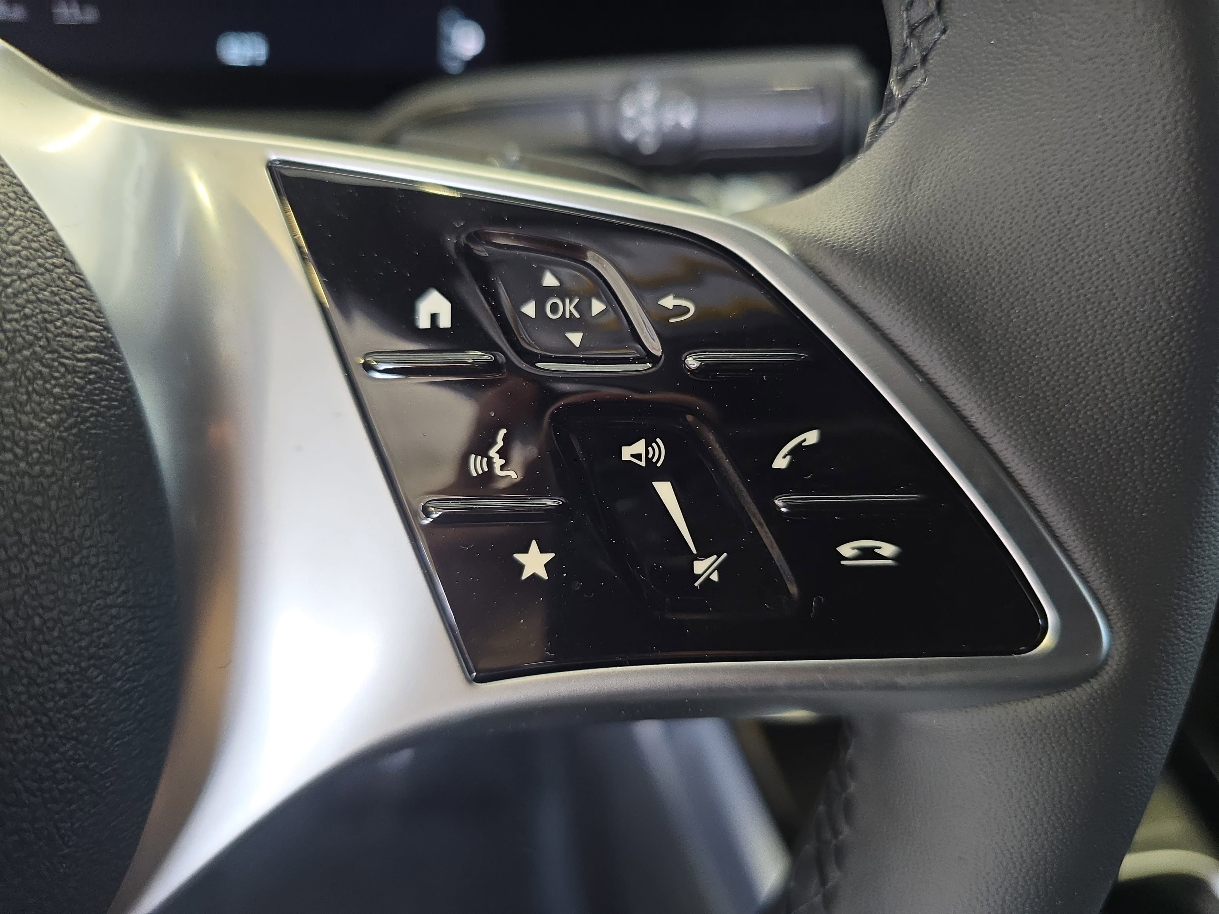 New 2026 Mountain Grey Metallic Mercedes-Benz GLB250 image 20