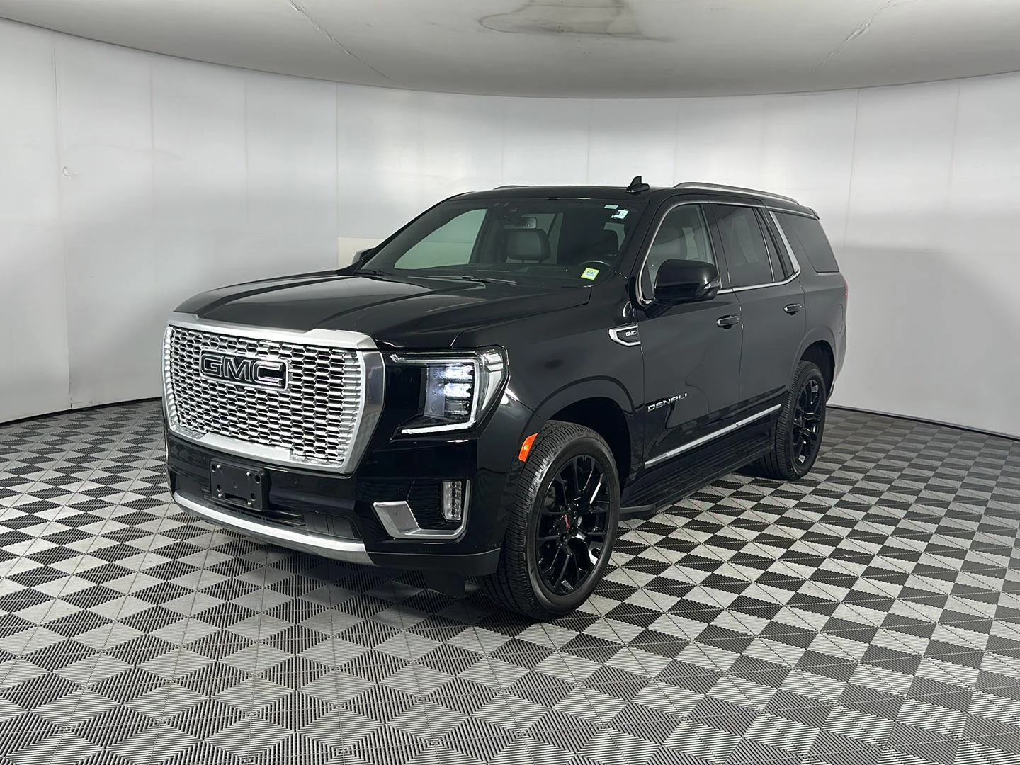 Used 2022 Onyx Black GMC Denali image 6