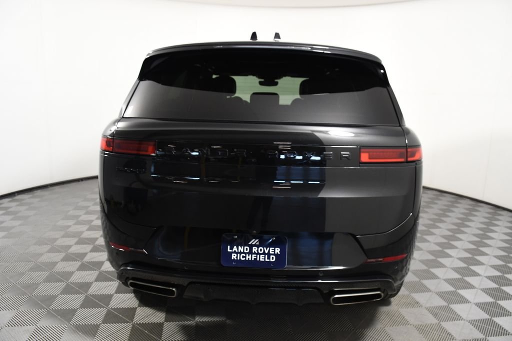 Used 2024 Santorini Black Metallic Land Rover Dynamic SE image 5