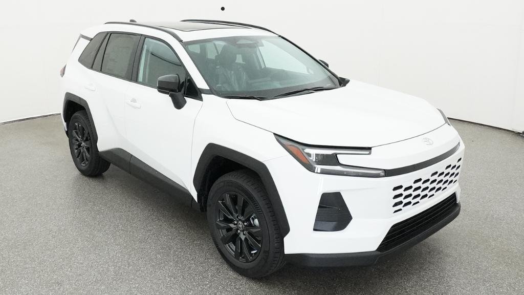 New 2026 Ice Cap Toyota XLE Premium image 5