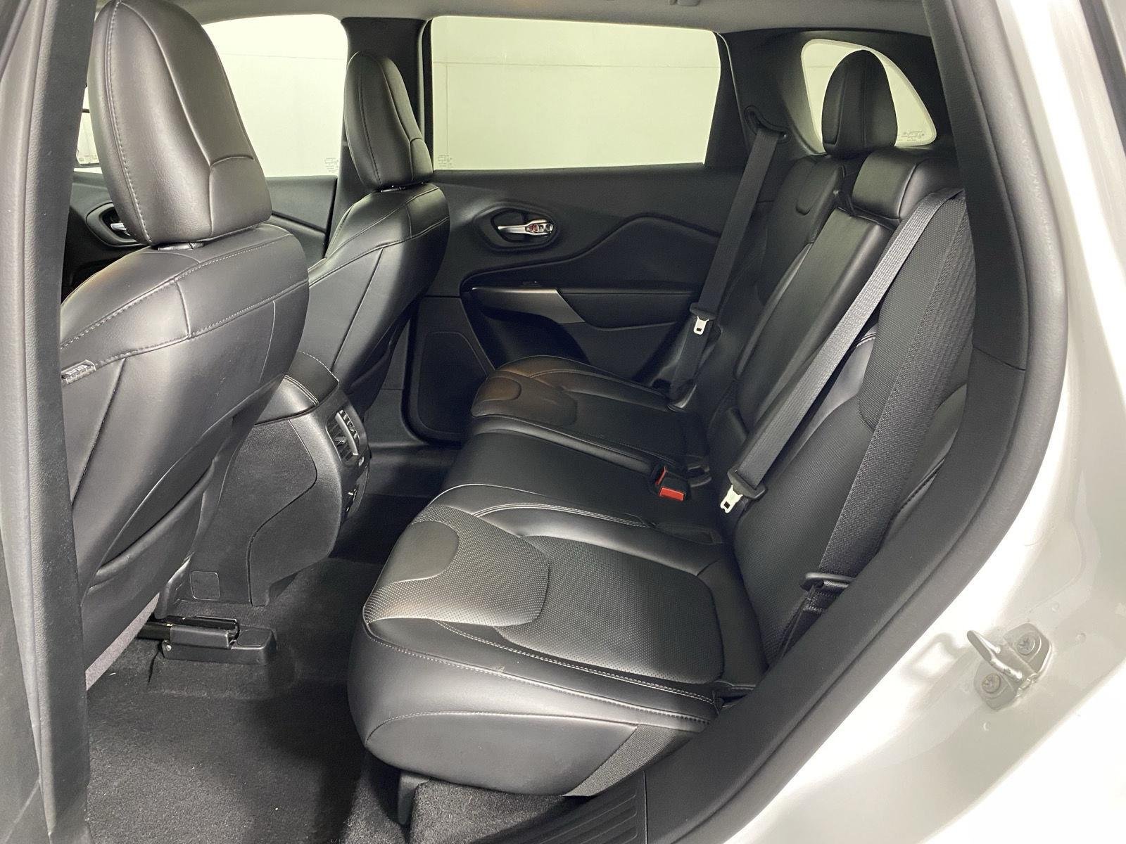 Used 2019 Bright White Clearcoat Jeep Limited image 25