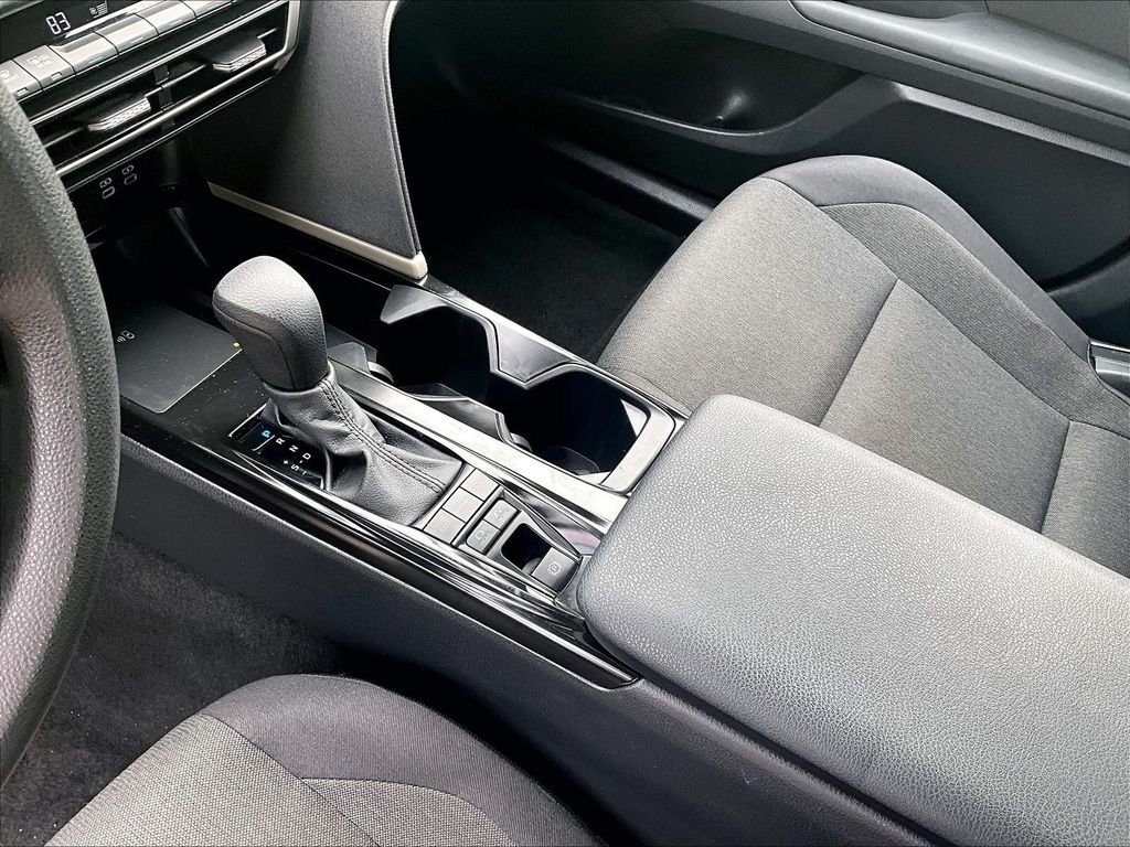 Used 2025 Silver Toyota LE image 20
