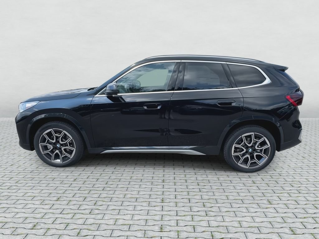 New 2026 Black Sapphire Metallic BMW xDrive28i image 5