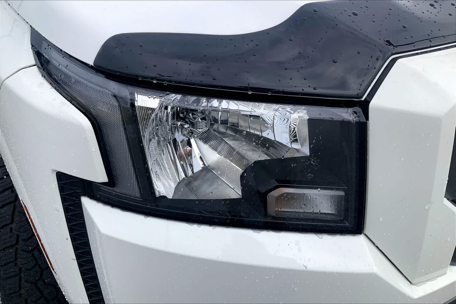 Used 2022 Glacier White Nissan SV image 26