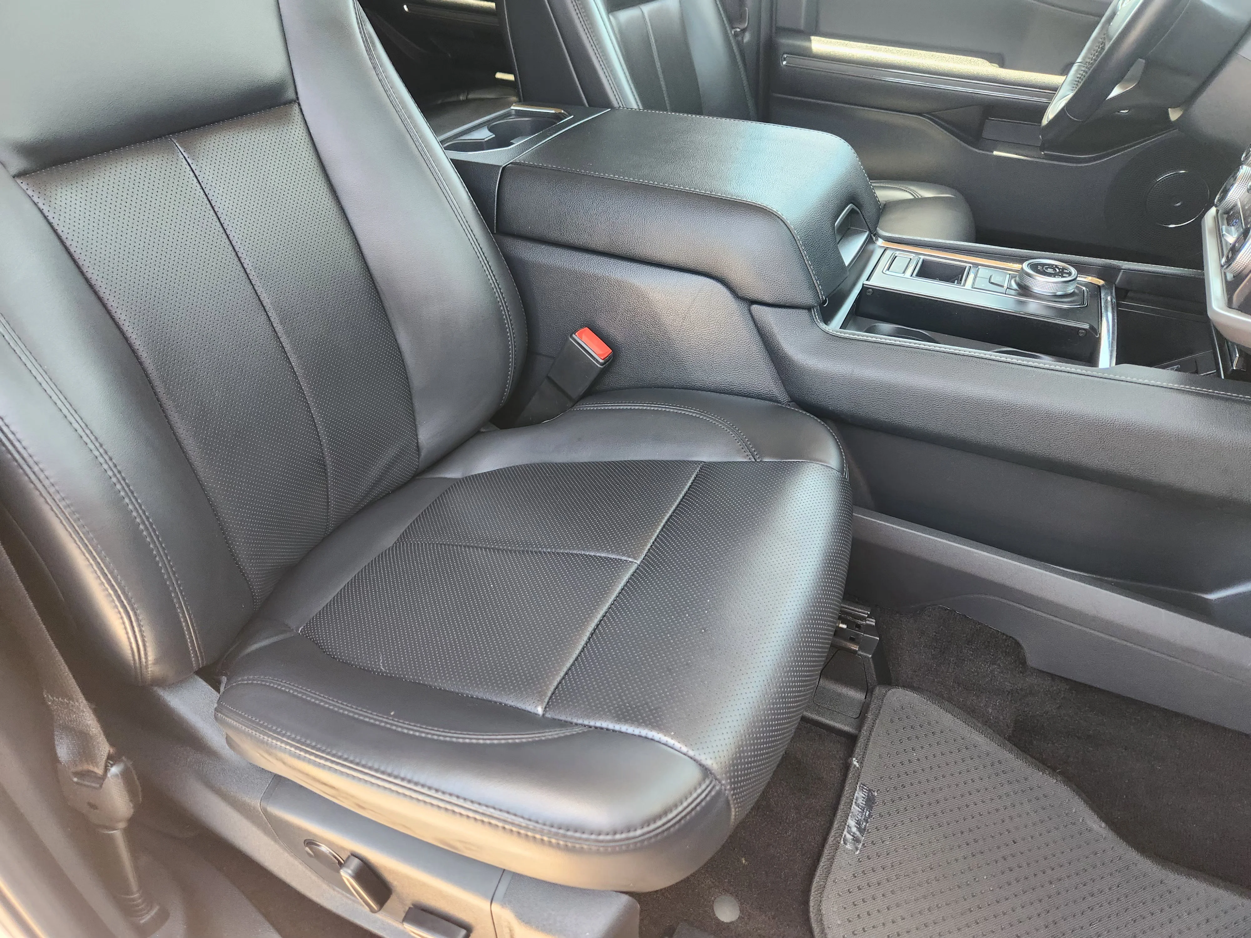 Used 2022 Silver Ford XLT image 14