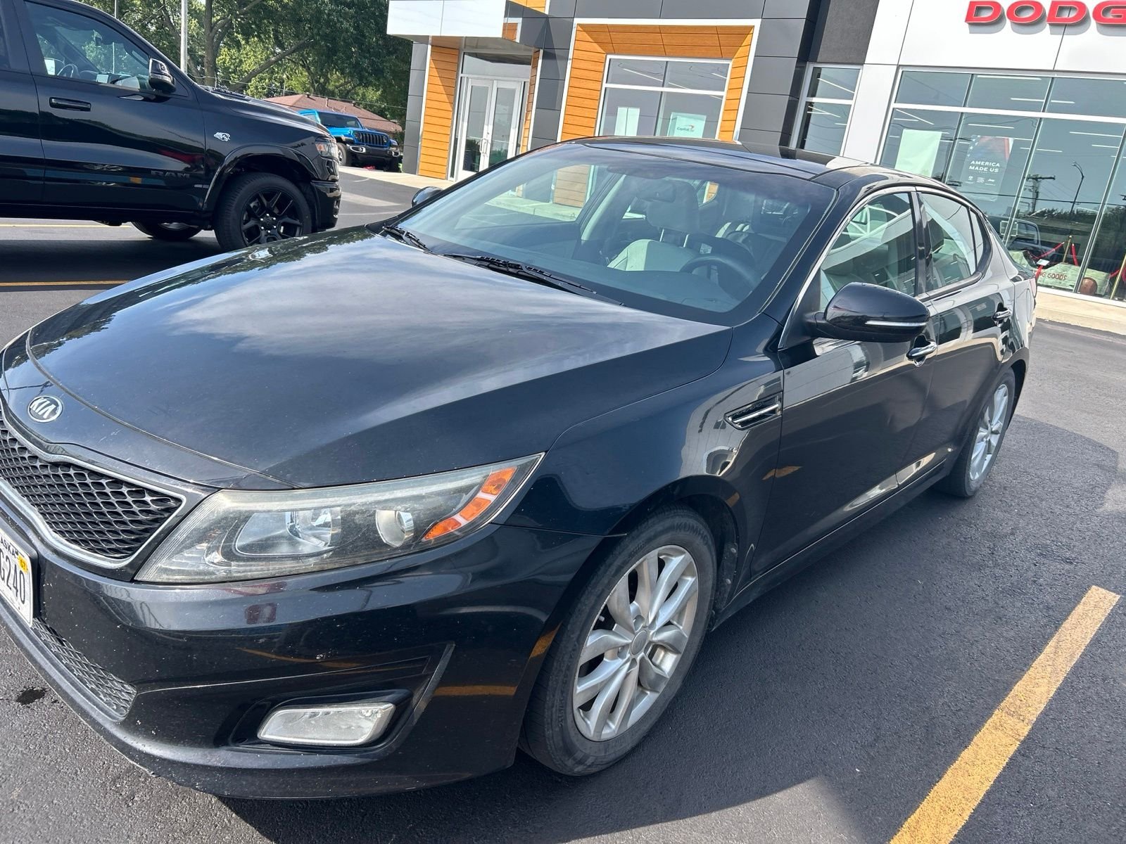 Used 2015 Black Kia EX image 2