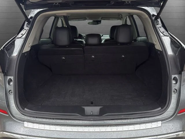 Used 2020 Gray Nissan SL image 11