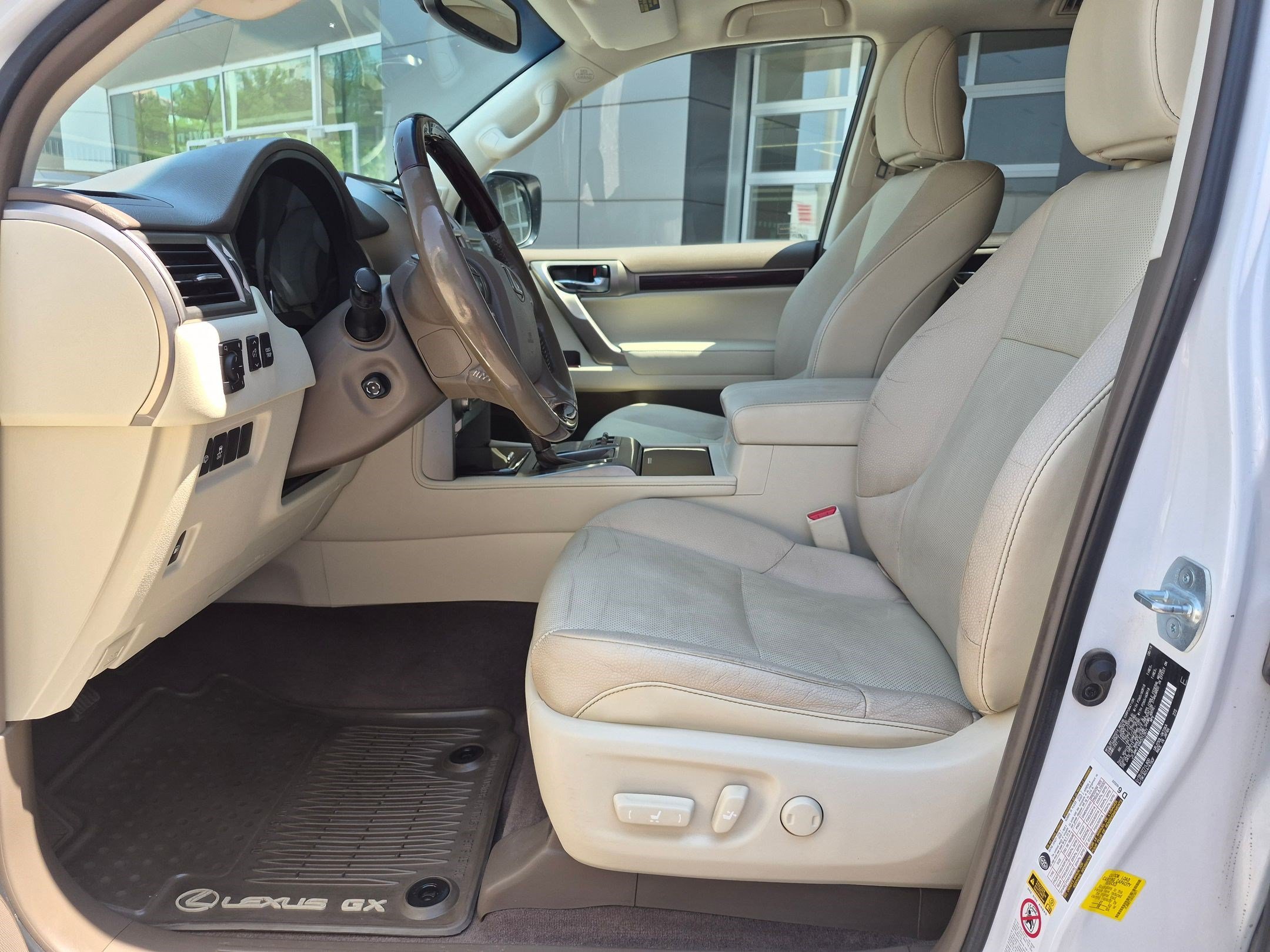 Used 2019 Starfire Pearl Lexus GX 460 image 15
