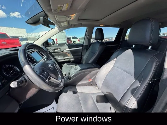 Used 2017 Gray Toyota XLE image 15