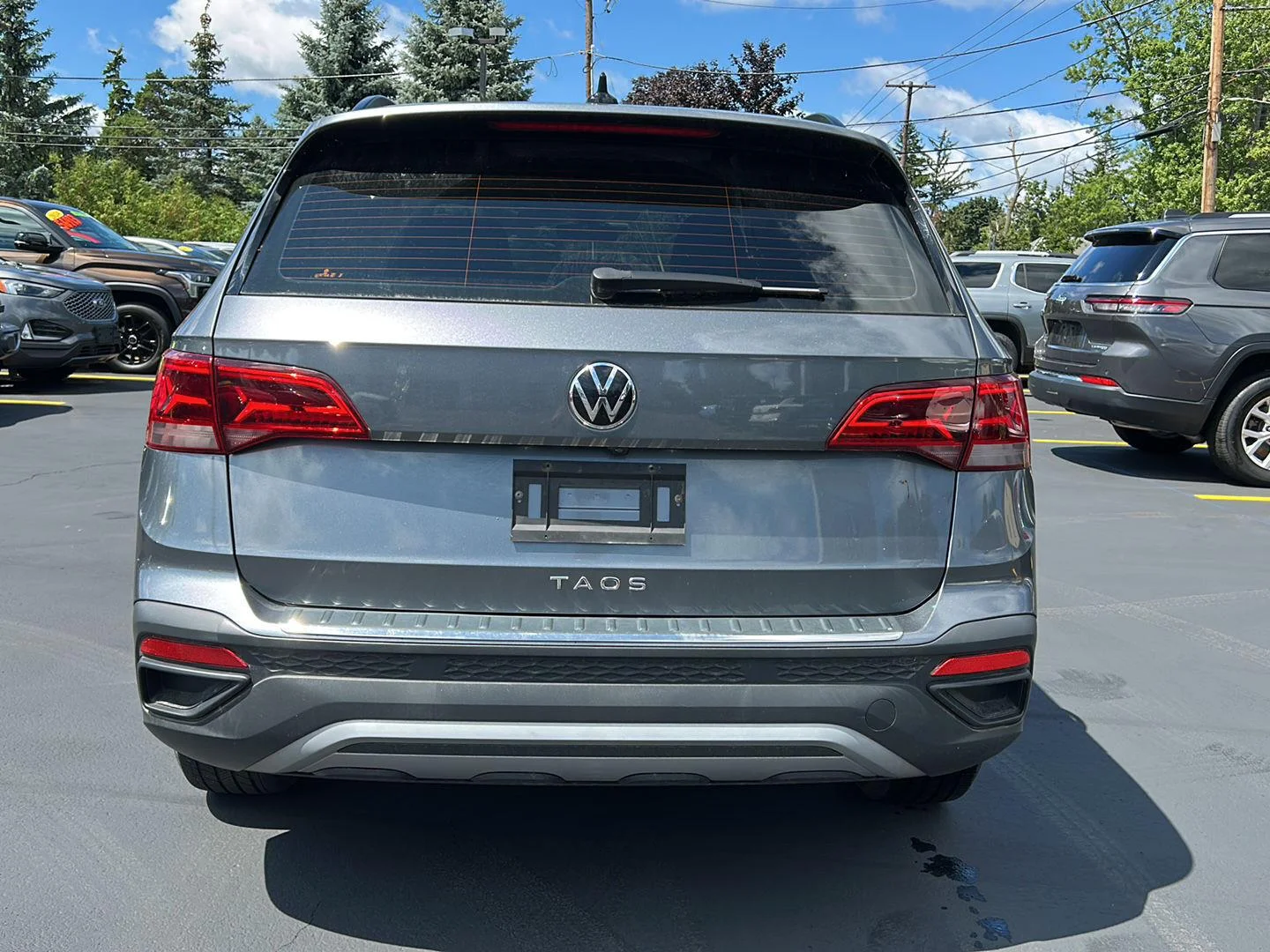 Used 2023 Pyrite Silver Metallic Volkswagen S image 5