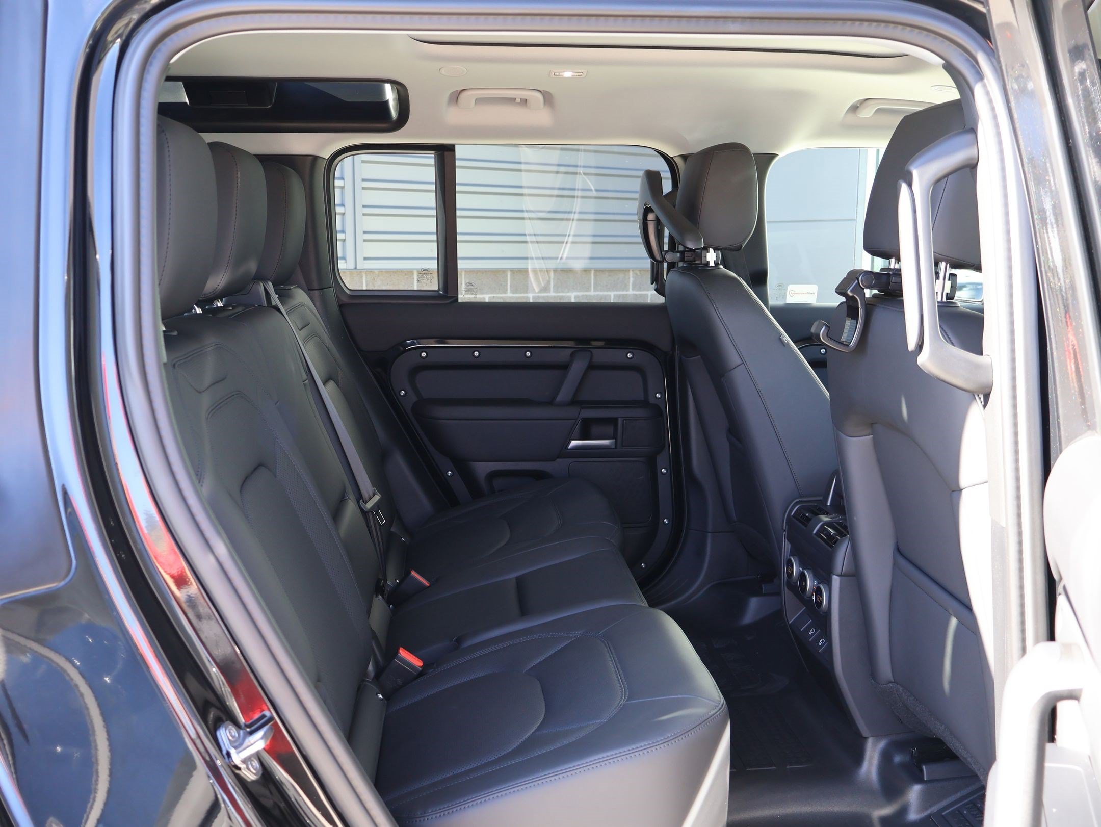 Used 2025 Santorini Black Metallic Land Rover 110 P300 S image 30
