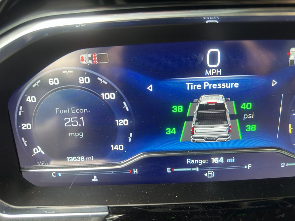Used 2025 Summit White Chevrolet LT image 12