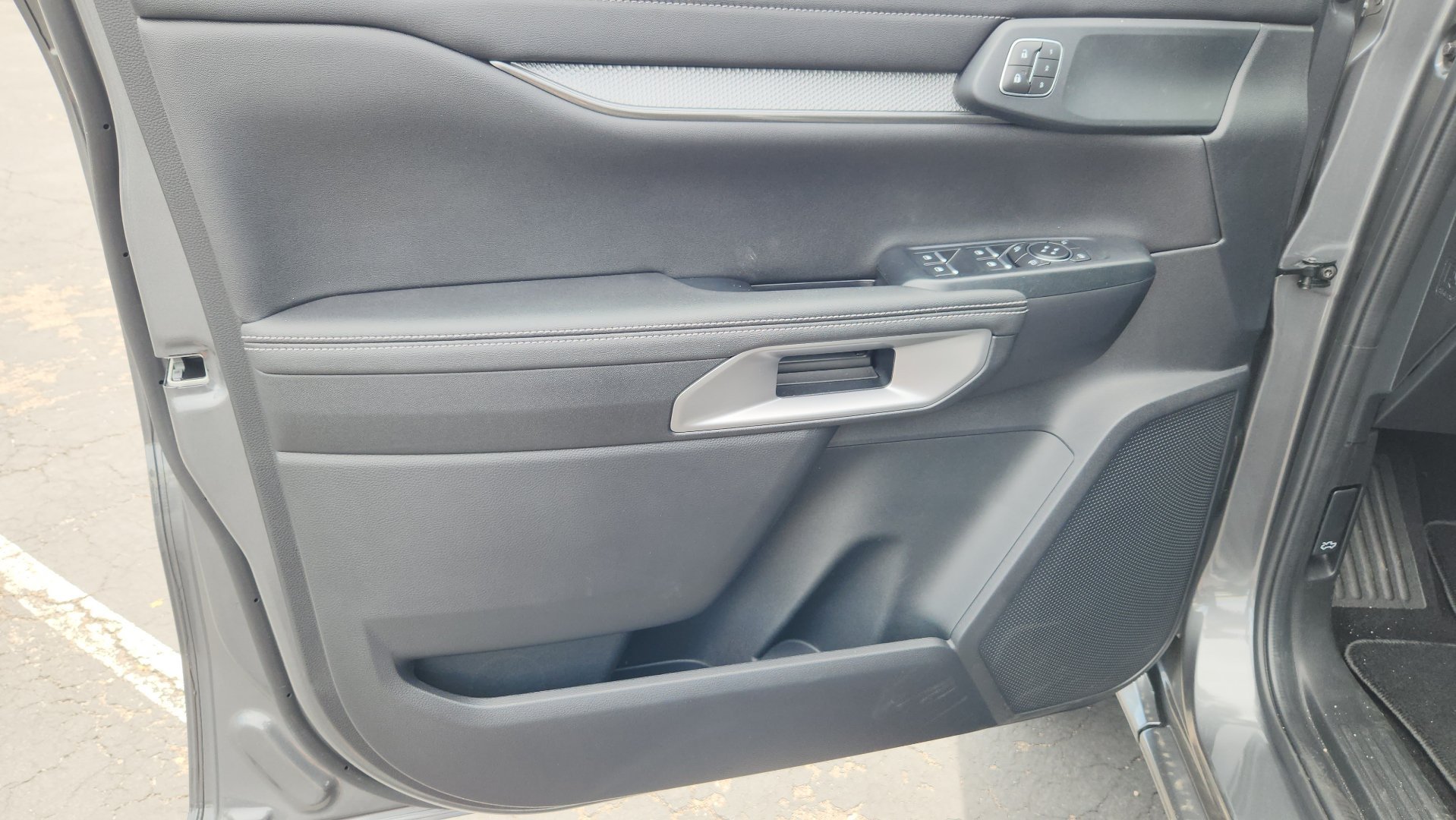New 2026 Carbonized Gray Metallic Ford LARIAT image 12