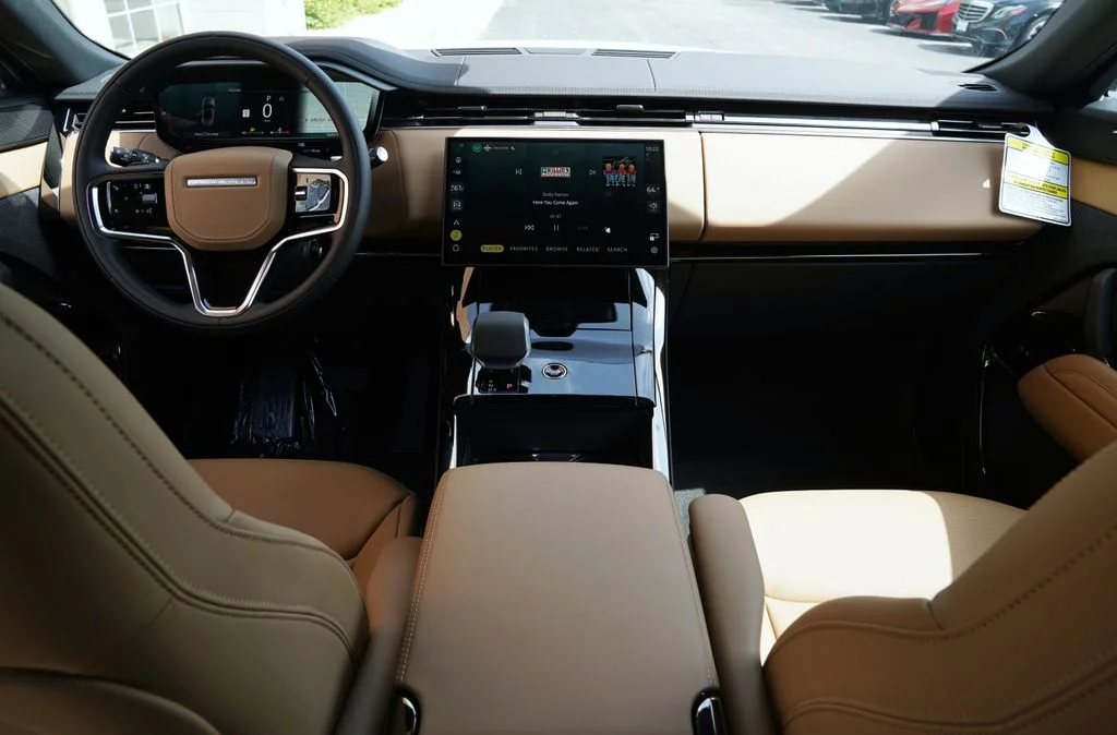 Used 2026 White Land Rover SE image 10