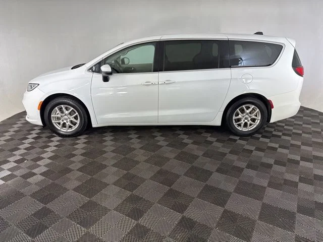 Used 2023 White Chrysler Touring L image 8
