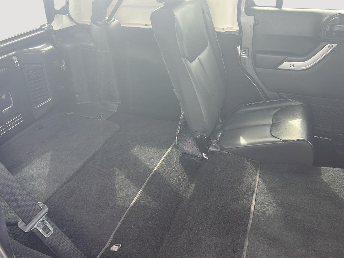 Used 2017 Granite Crystal Metallic Clearcoat Jeep Rubicon image 14
