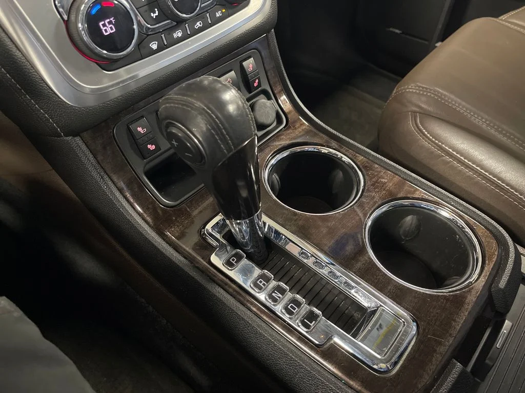 Used 2017 White GMC Limited image 25