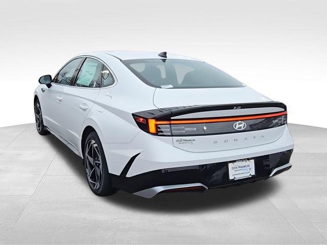 New 2026 White Hyundai SEL Sport image 7