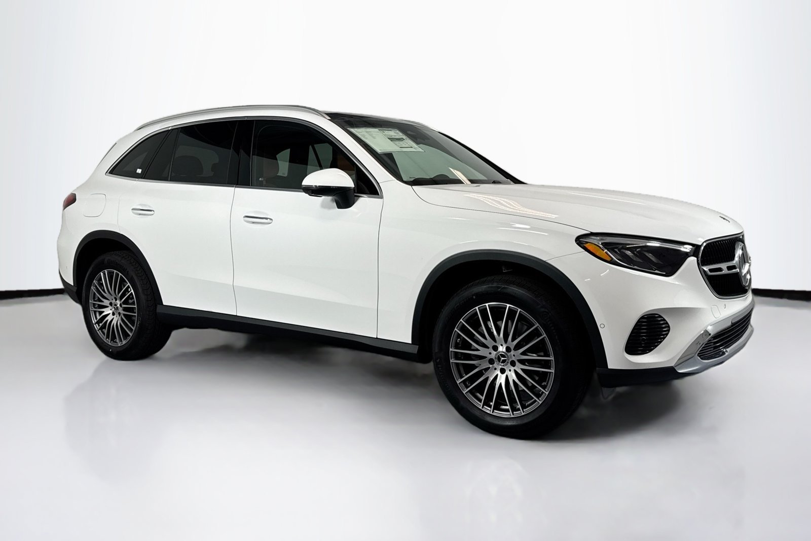 New 2026 Polar White Mercedes-Benz GLC 300 image 3