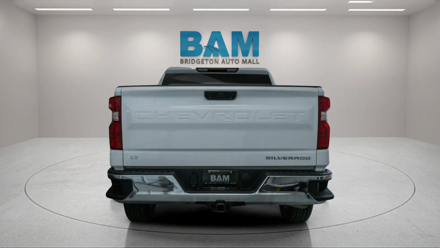 Used 2025 White Chevrolet LT image 6