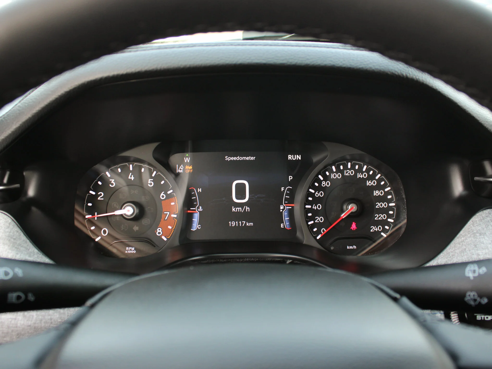Certified Used 2025 White Jeep North * No Accidents | Heated Seats | Apple CarPlay | Remote Start | Forward Collision Warning image 7
