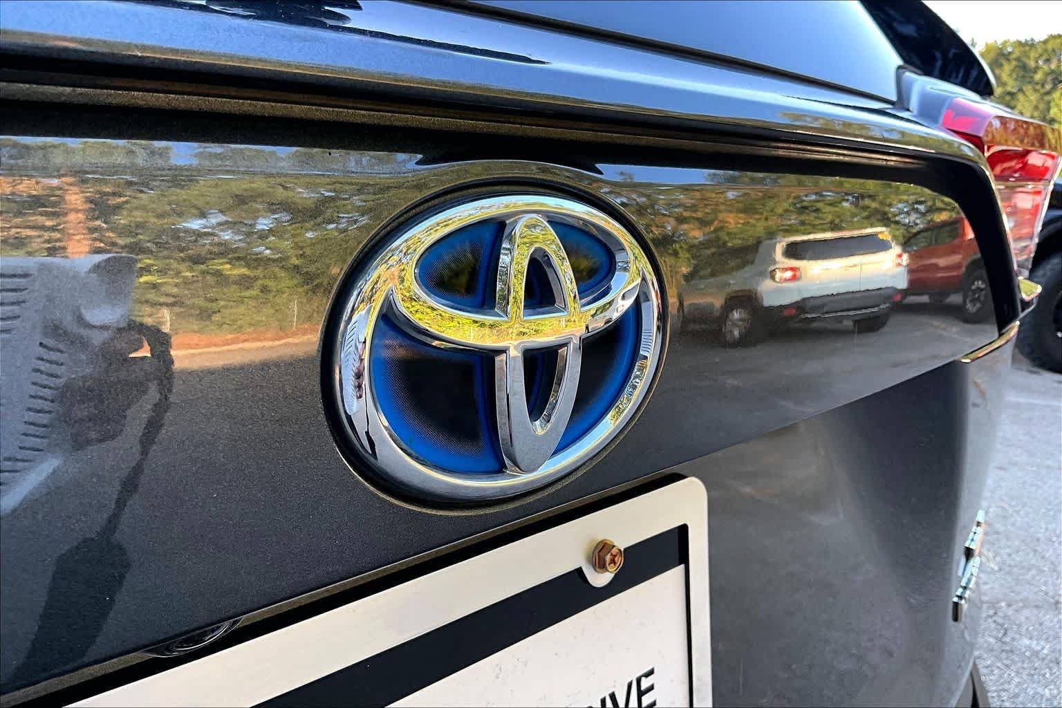 Used 2021 Magnetic Gray Metallic Toyota Hybrid XLE image 31