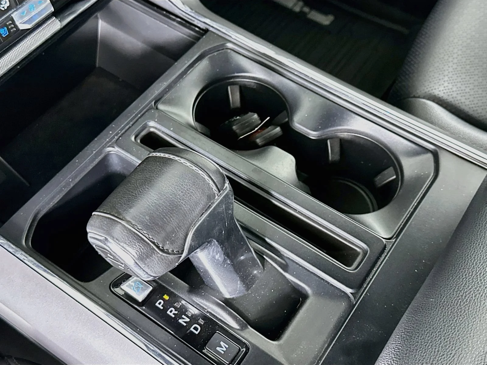 Used 2024 White Ford LARIAT image 18