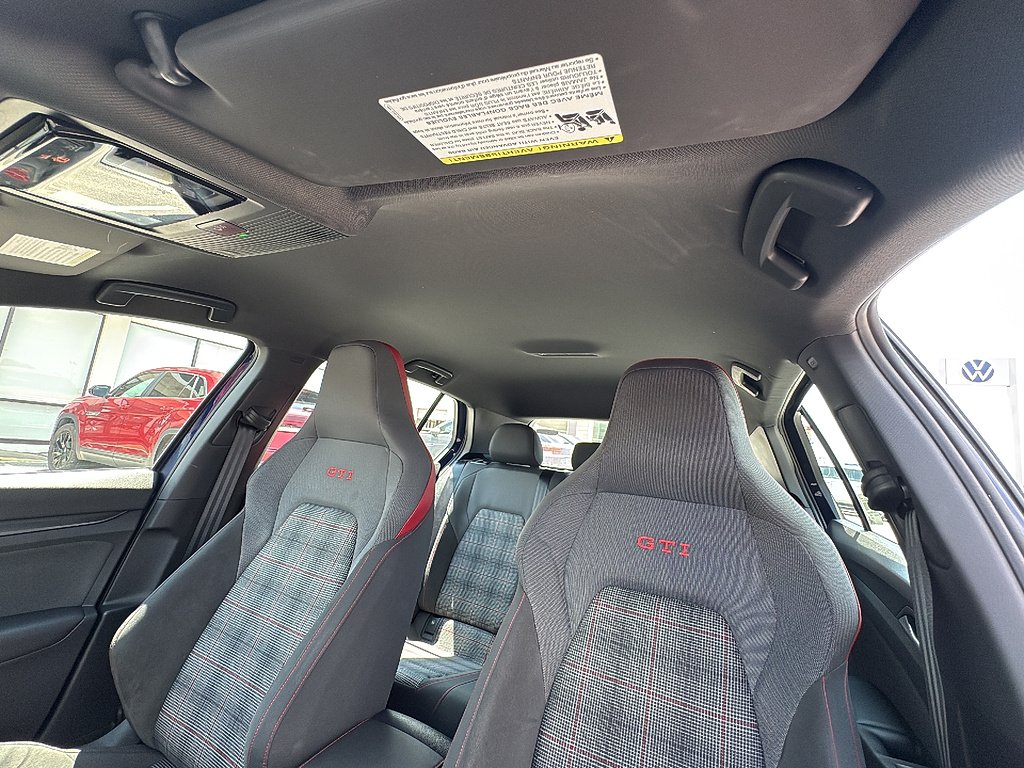Used 2024 Atlantic Blue Metallic Volkswagen S 4dr Hatchback image 28