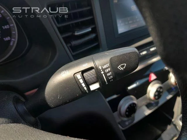 Used 2019 Machine Gray Hyundai SE image 17
