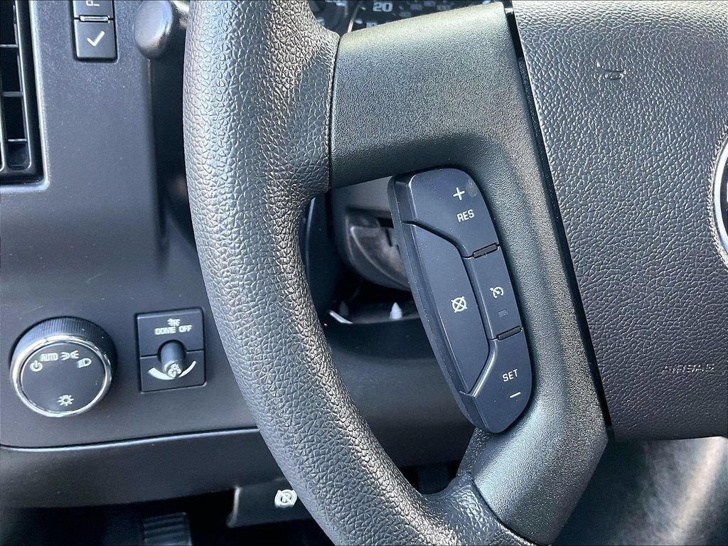 Used 2025 Summit White GMC Work Van image 22