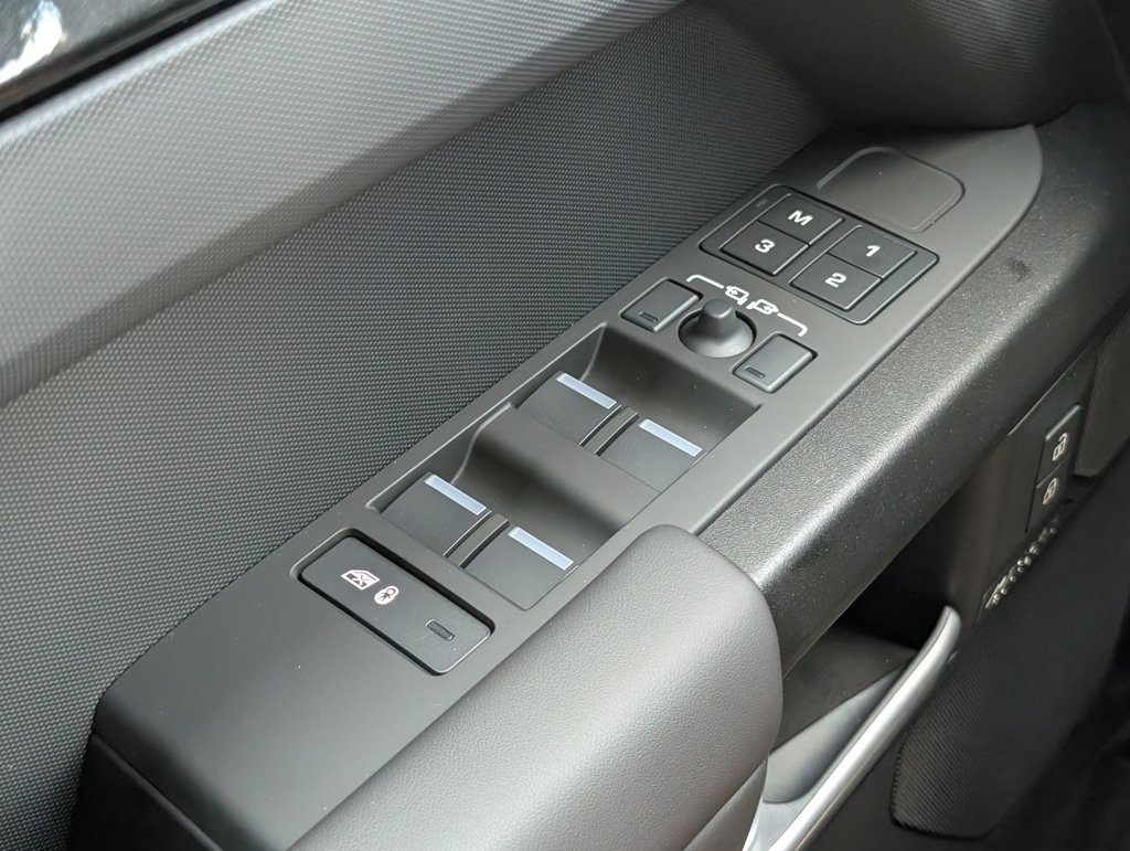 New 2026 Santorini Black LAND ROVER V8 image 31