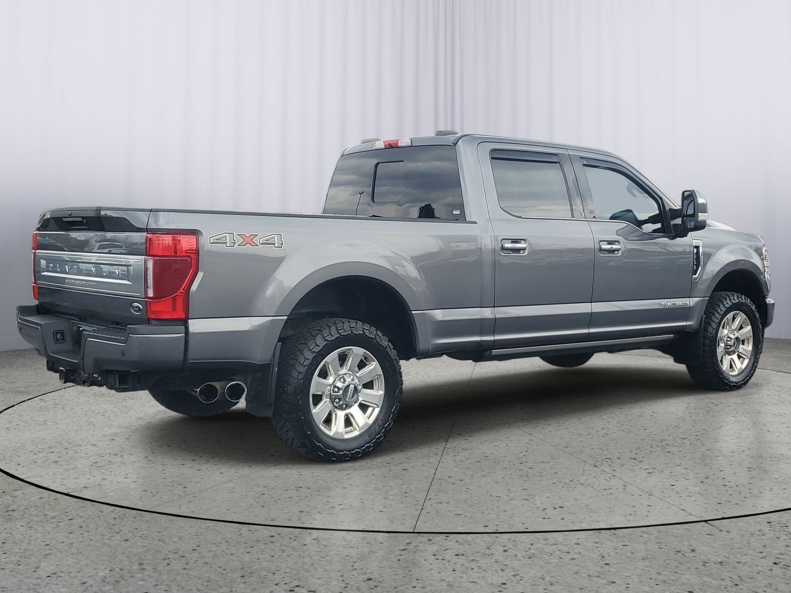 Used 2021  Ford Platinum image 4