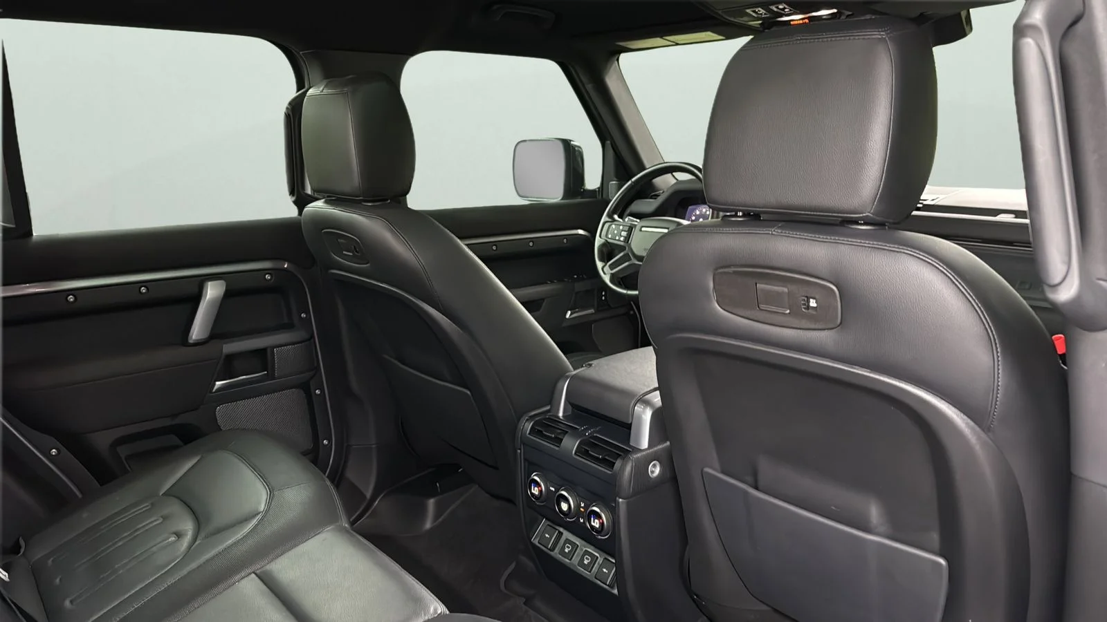 Used 2021  Land Rover X-Dynamic SE image 28