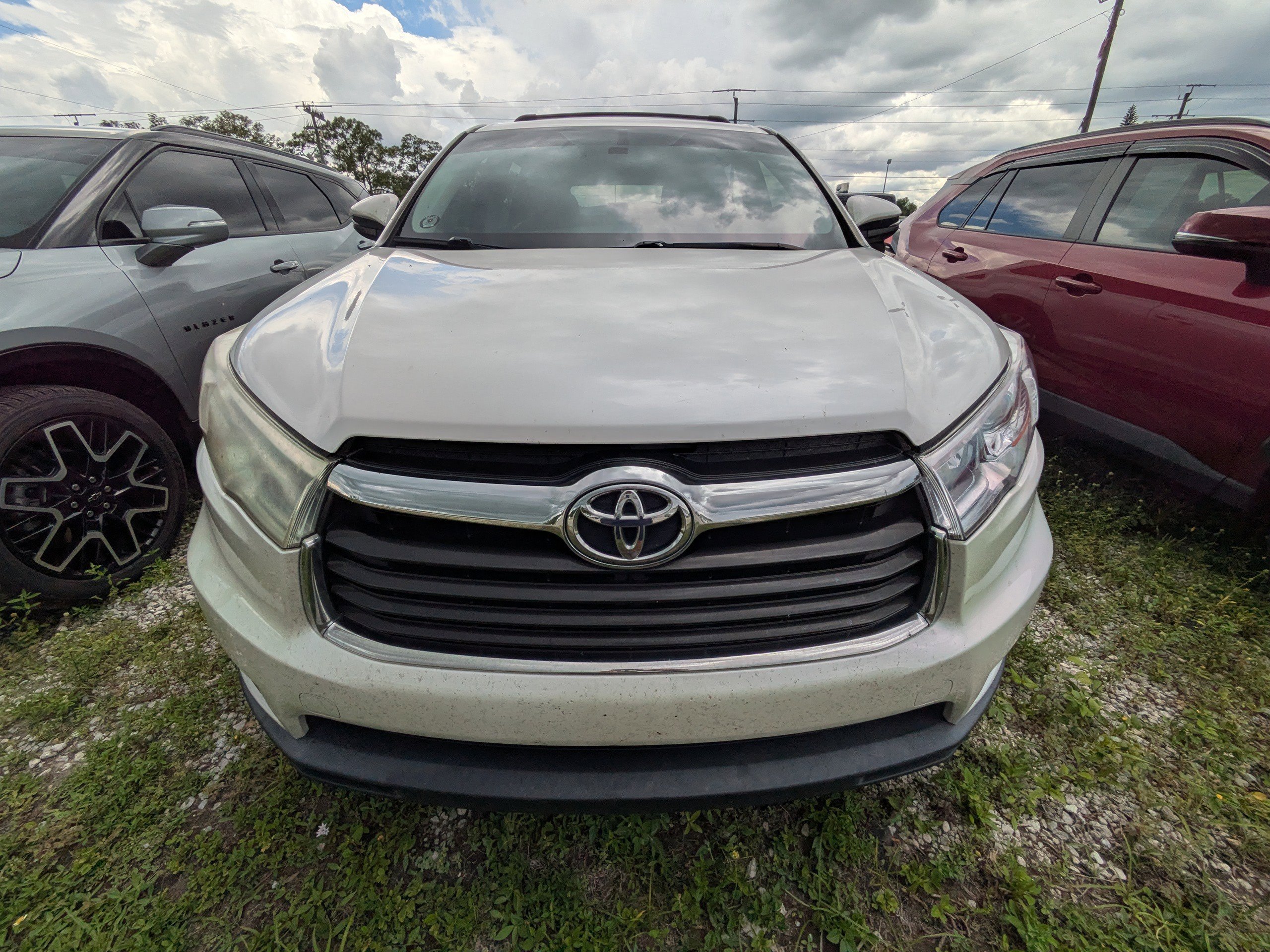 Used 2016  Toyota LE image 3