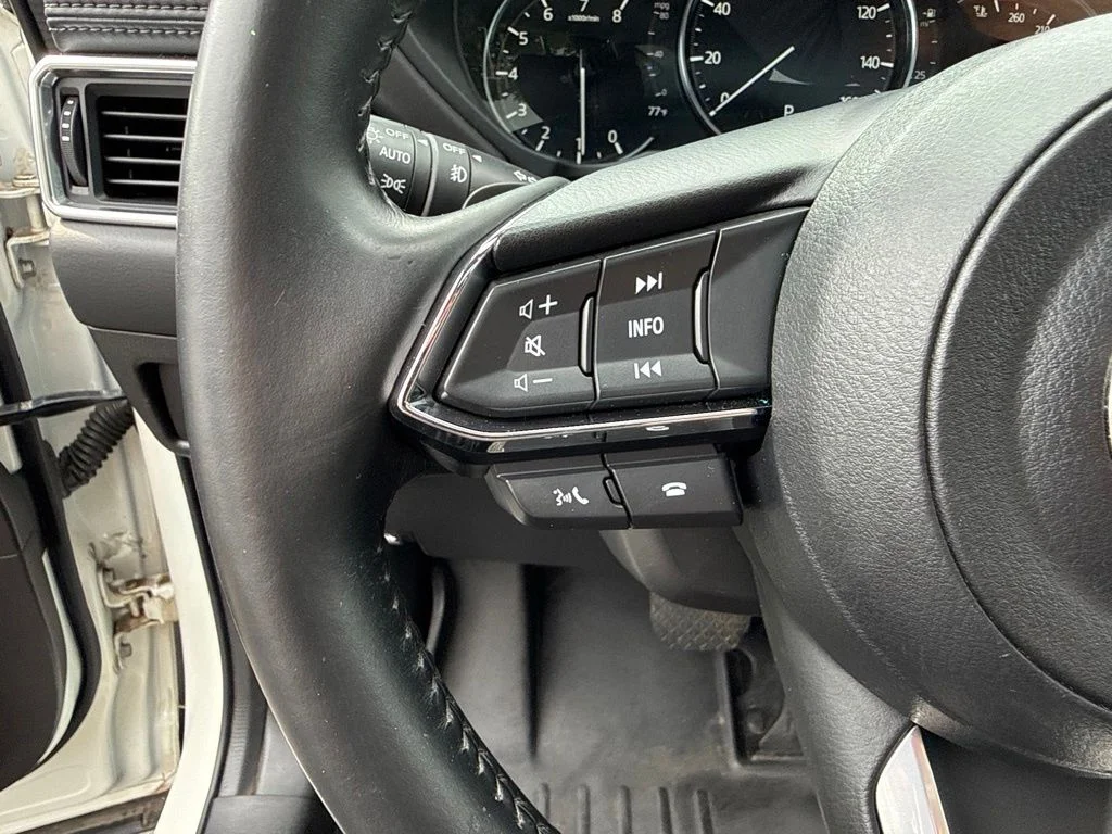 Used 2021 White Mazda Grand Touring Reserve image 28