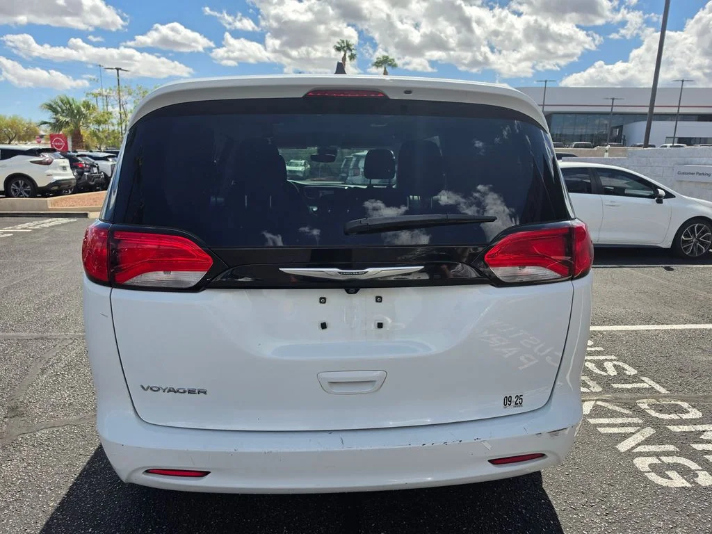 Used 2023 White Chrysler LX image 6