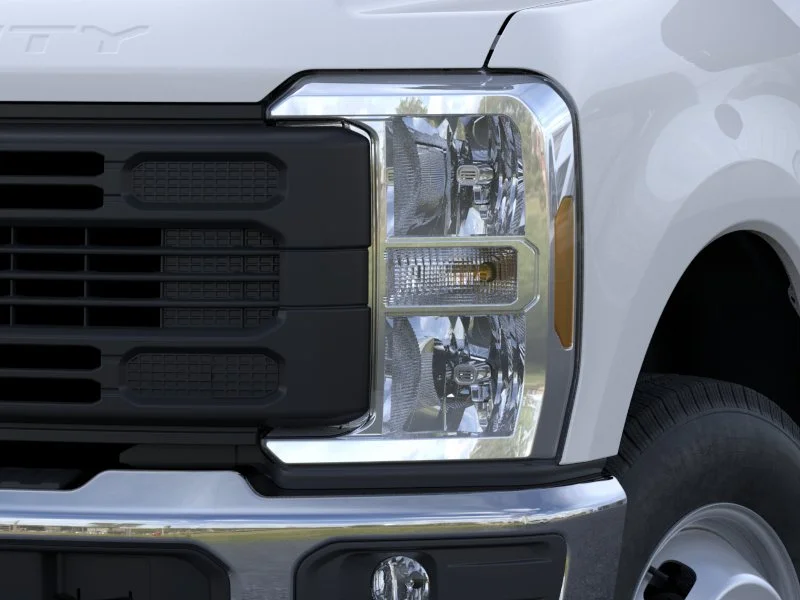 New 2026 Oxford White Ford F-350® XL image 18