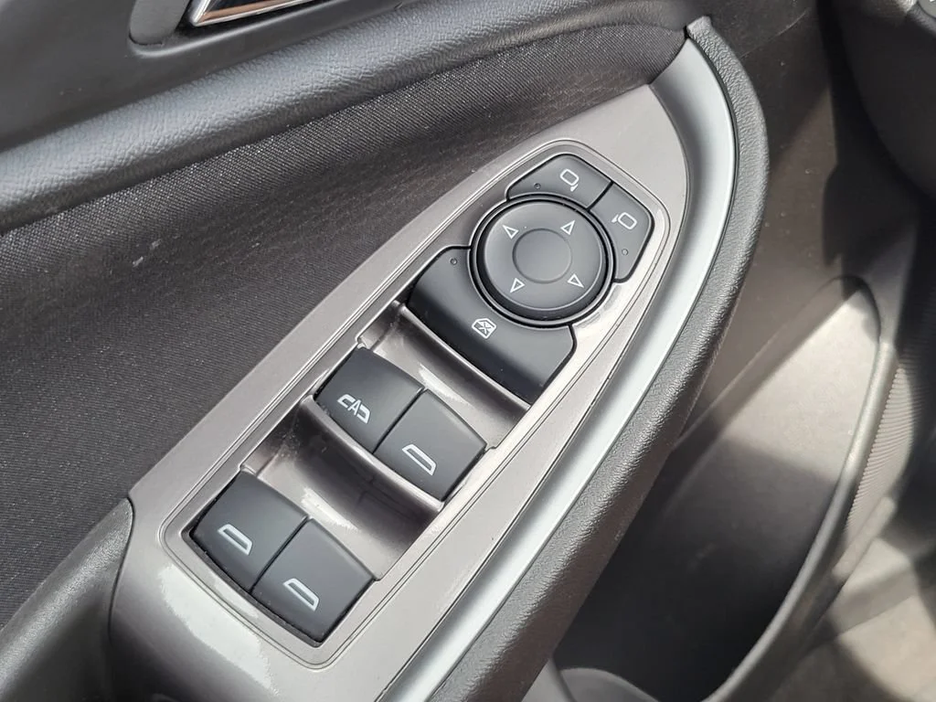 Used 2024 Summit White Chevrolet 1LT image 23